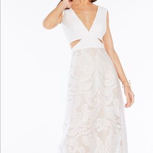 ✨MARILYNE SWIRL LACE CUTOUT GOWN (0-2) ✨